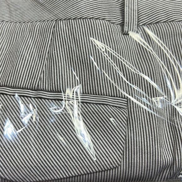 Willi Smith Size 10 Brown & White Pin Striped Capris - Picture 3 of 8